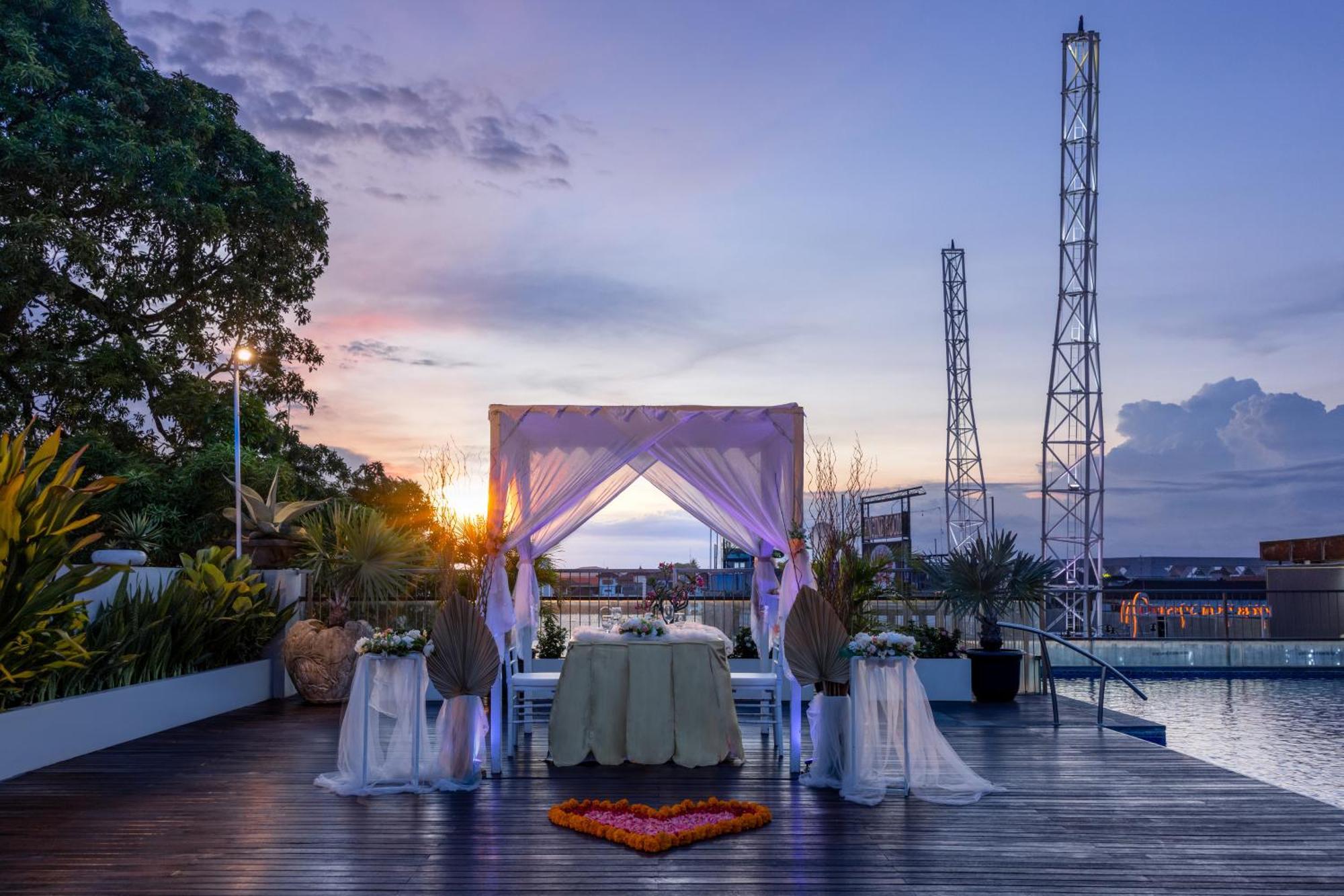 J4 Hotels Legian Dış mekan fotoğraf