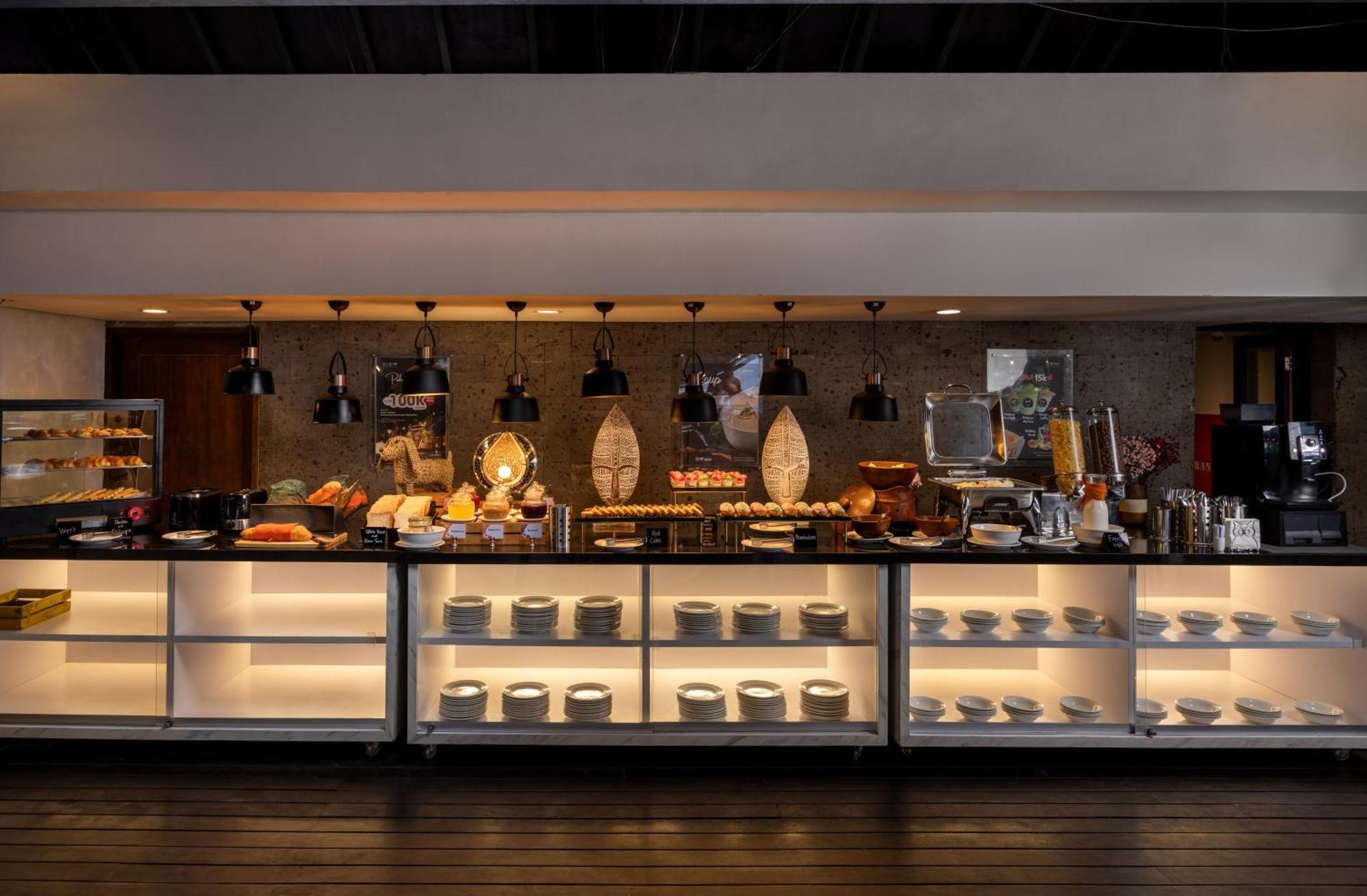 J4 Hotels Legian Dış mekan fotoğraf